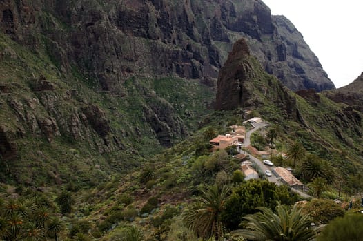 150 inhabitants,in the southwest of Tenerife,who until 1965 were only connected to civilization by mule tracks