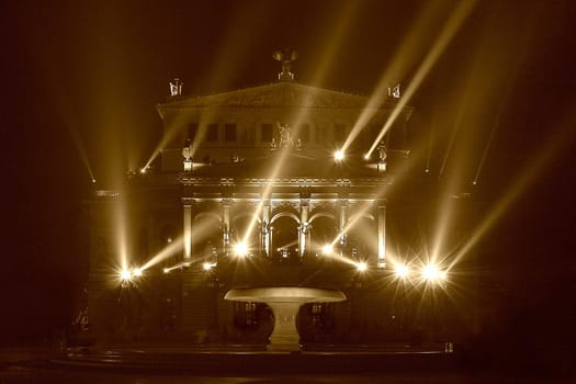 Recorded on 24.02.2006 - during the lighting rehearsals for the Opera Ball 2006. I did quite a bit of tinkering here - not only with the tint. But the fountain with the rays has done it to me!