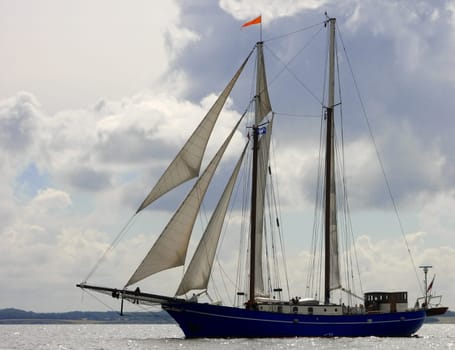 The keel of the Stortemelk was laid down in 1961 as a North Sea fisherman and converted into a sailing ship in 1992. The Stortemelk owes its name to the turbulent waters between the Dutch Wadden Sea islands of Vlieland and Terschelling. In the event of a stormy competition
