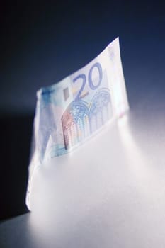 Standing money