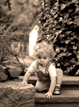 Child-in-the-crawling