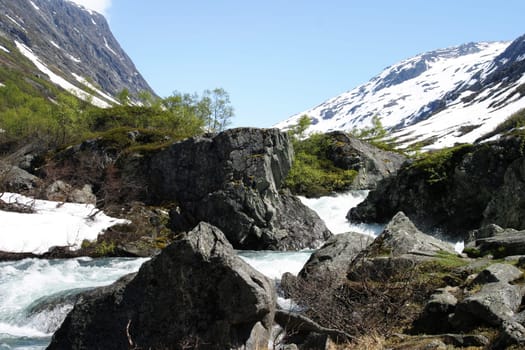 Especially in the glacier areas,I am always fascinated by the power with which the water makes its way down into the valley.