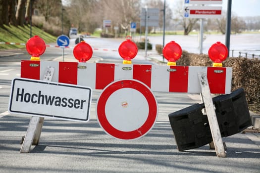 Road closure due to flooding of the Weser in Rinteln (Lower Saxony)