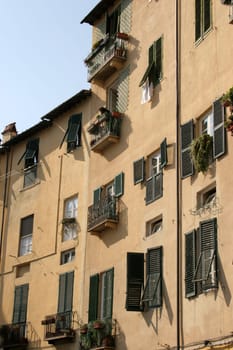House front overlooking Piazzo Anfiteatro in Lucca