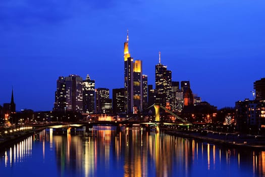 Taken from a railway bridge in Frankfurt am Main. I finally had clear skies!