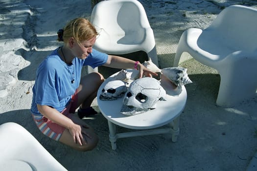 The sea turtle skulls were discovered by Cuban divers in an underwater cave. Based on the size of the skulls,one can infer the age of the animals at the time of their death. The turtle,whose huge skull is in the foreground.