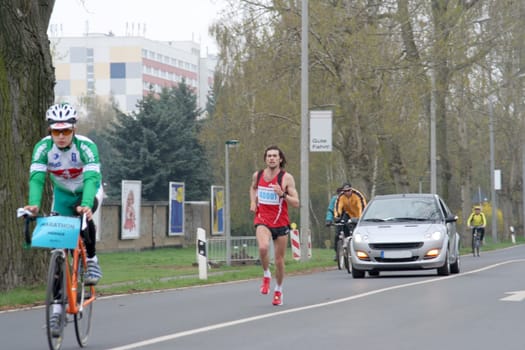 Marcel Matinin is the winner of the Leipzig Marathon on 23.04.05