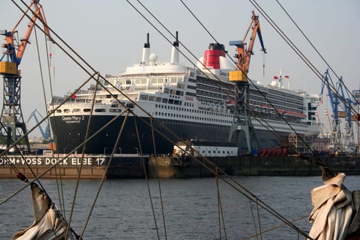 QM 2 in Hamburg