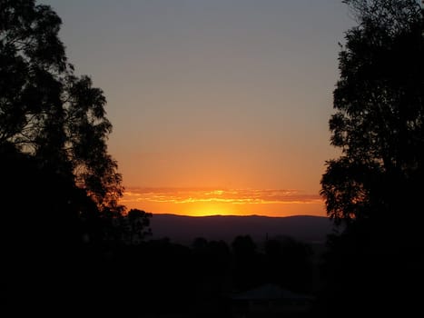 sunset or (sunset beach) or (sunset nature) or (sunset skyline)