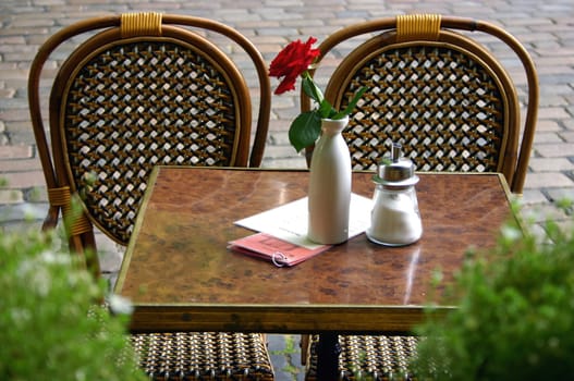 Sidewalk cafe