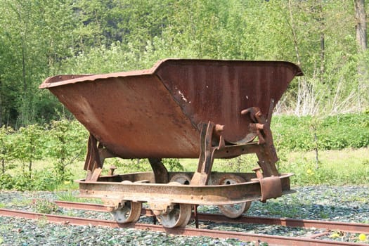 Dump truck