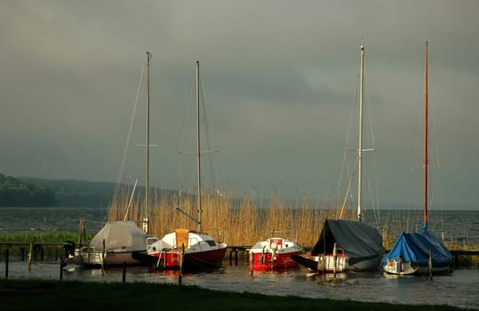 South of Neubrandenburg stretches the 11 km long Tollensesee,its average depth is 20m. It covers an area of 17 square kilometers. The valley of the Tollensesee (max 34m) was formed during the last ice age.  His former abundance of fish b