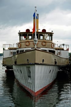 Paddle steamer