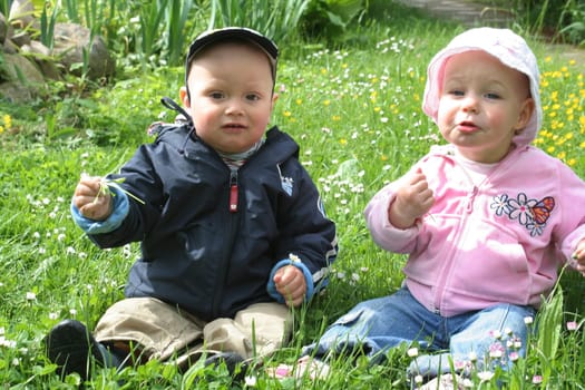 Children in the flower meadow4