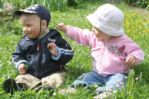 Children in the flower meadow3
