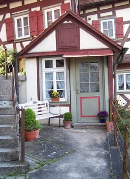 This crooked little house is located in Schwäbisch Hall not far from the Kocher. The Kocher is the small river that flows through the very beautiful town of Schwäbich Hall.