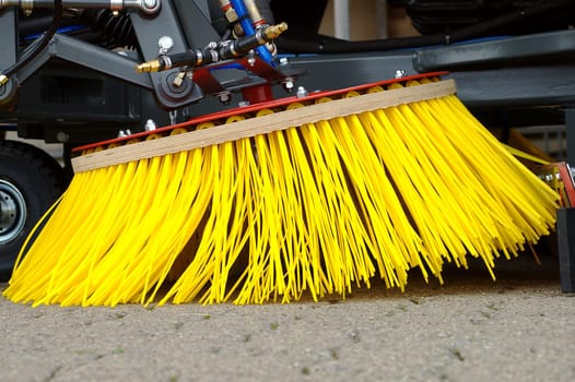 Plate broom