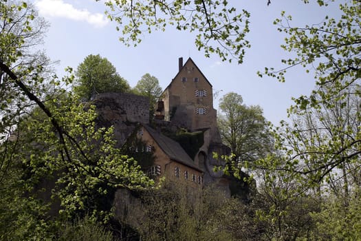 Pottenstein Castle rises on a rock above the town of the same name in Bavaria.  The castle was founded in the 11th century and originally served to secure the area between the Upper Main and Pegnitz to the southeast. After almost 800 years