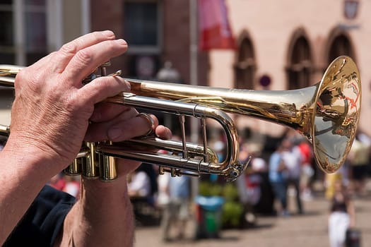 The trumpeter of Frankfurt,closer