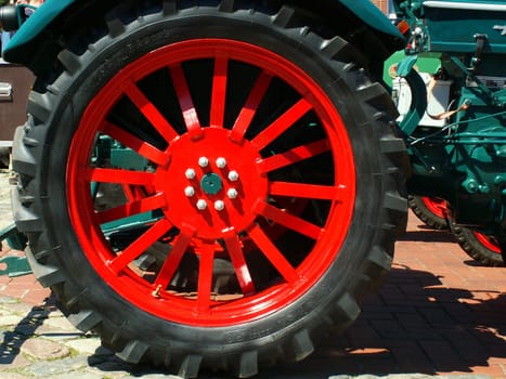 Tractor wheel