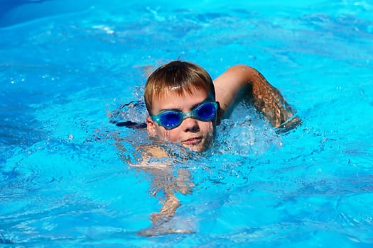 Boy in the Pool,No.6