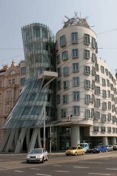 The dancing house of the two architects Frank O. Gehry and Vlado Milunic is also popularly called Ginger and Fred. It was built in 1996. Previously there was a gap here caused by an aerial bomb in WW2.