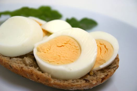 Bread rolls with egg (2)