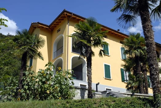 Dream villa at the foot of Monte Caslano on Lake Lugano