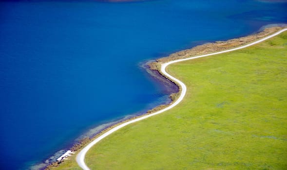 Walk along Lake Silvaplana in the Upper Engadine