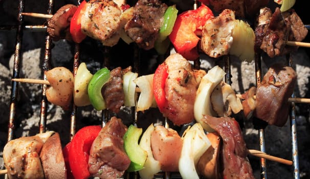 Preparation on the charcoal grill