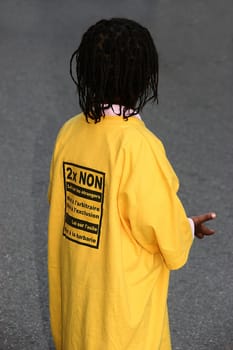 NO to the inhumane asylum law The stricter asylum law is inhumane. It prioritizes combating abuse over protection from persecution and violates the Refugee Convention. Persecuted people and their families are endangered instead of protected. The Massna