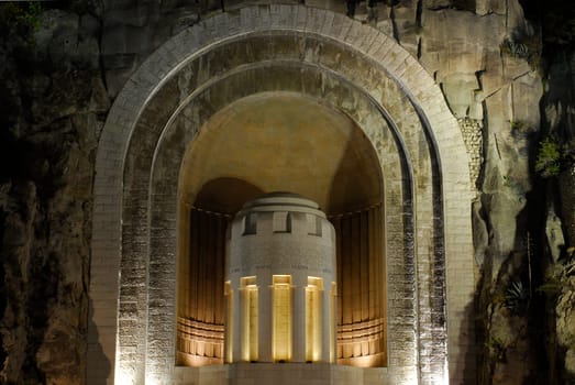 At night at the monument