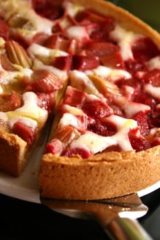 We had it this afternoon,it was very tasty! Does anyone want a piece? There's still something there...:-)