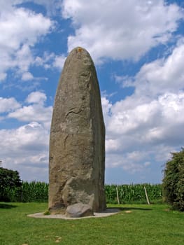 bei Dol-de-Bretagne, Menhir du Champ Dolent