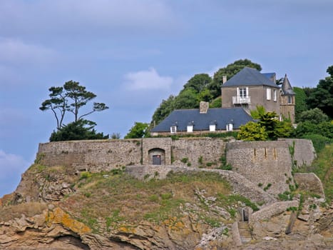 Anse du Guesclin,house by the sea,Pointe de Grouin