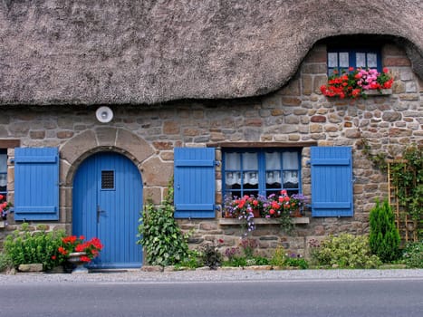 near Mont-Dol,house with blue window