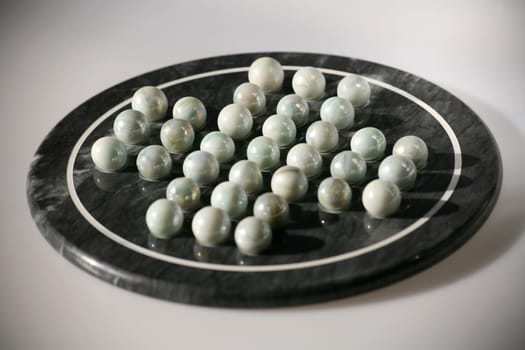 Marble hermit game