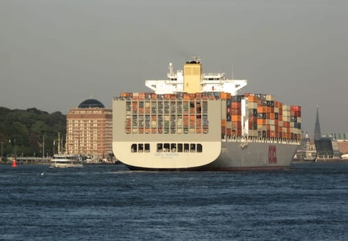 Welcome to the maiden arrival in the Port of Hamburg