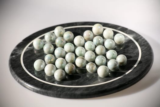 Marble hermit game