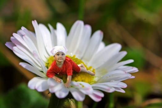 the little one's name is actually Maria o)