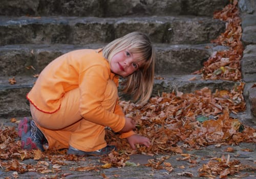 I also had a lot of fun with it as a child! Collect leaves and then press them in the book! Sometimes I still find some in my children's books