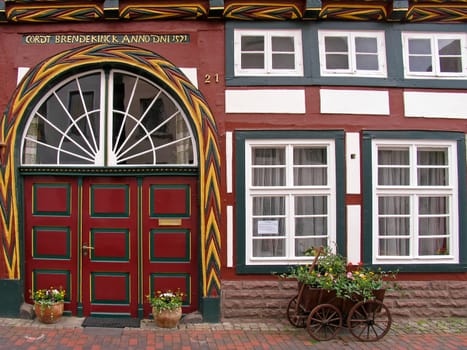 Rinteln, Fachwerkhaus mit roter Tür