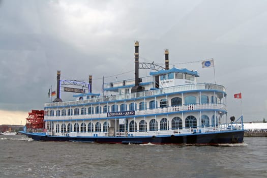 Paddle steamer