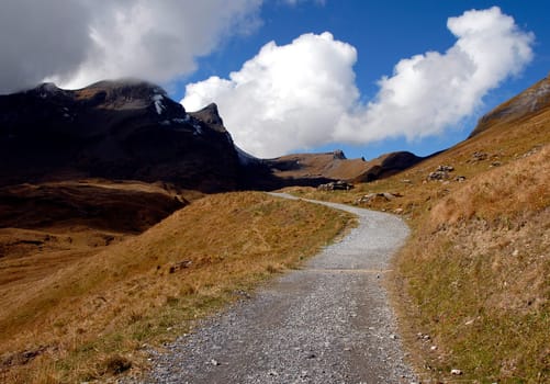 The Bernese Oberland offers beautiful hiking areas with hundreds of kilometers of fantastic hiking trails. It is truly a feeling of happiness to walk through this area and enjoy the wonderful mountain scenery.