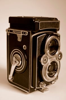 Twin-lens reflex