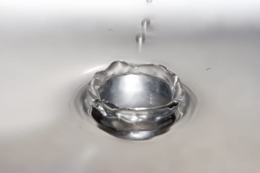Water droplets and sculpture paintings