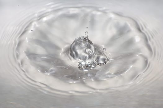 Water droplets and sculpture paintings