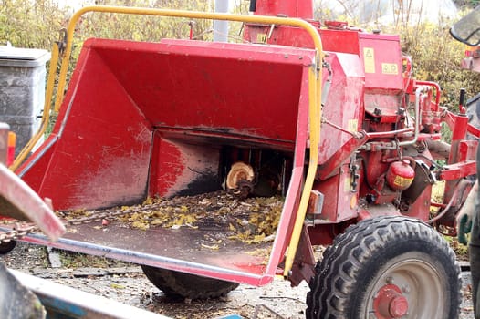 Shredder feeder jammed