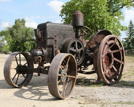 OLD TRACTOR