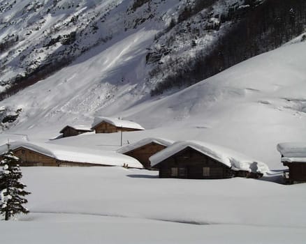 The Egstlenalp in the Bernese Oberland,very nice hiking area. In winter,however,it is closed due to avalanche danger. Under www.engstlenalp.ch you can still see the accommodation options.